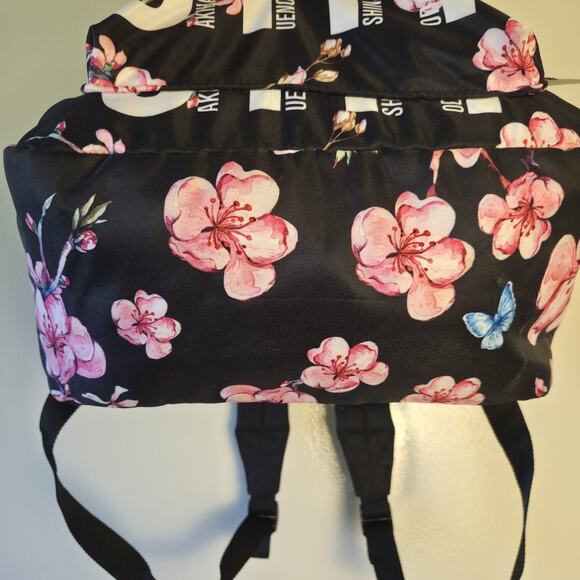 ROBIN RUTH x Hello Kitty Backpack Black Tokyo City Cherry Blossom Rare Find main image 7